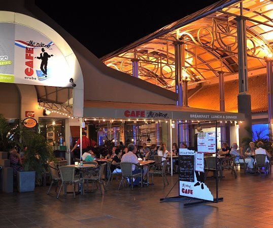 Cafe the Plaza